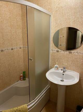 Гостиница Ной Изобильный Номер эконом с 2 односпальными кроватями-2