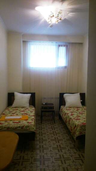 Гостиница Ной Изобильный Номер эконом с 2 односпальными кроватями-3