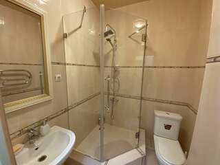 Гостиница Ной Изобильный Номер люкс с 1 двуспальной кроватью-2